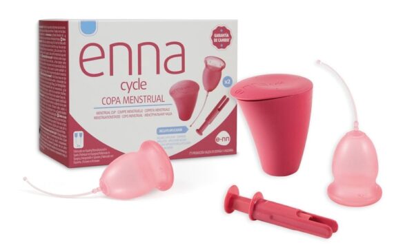 foto de la copa menstrual con aplicador de enna cycle en talla S en donde se ve la copa el aplicador y su caja esterilizadora con su copa menstural farmacia con aplicador