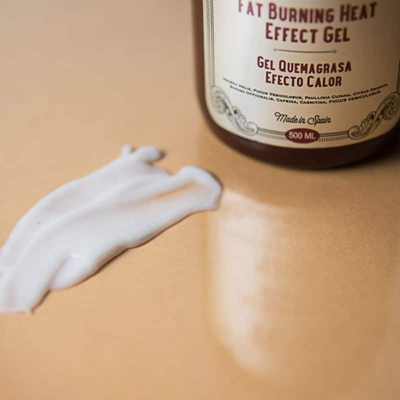 foto del gel quemagrasas de mi rebotica con textura ligera tipo crema en color blanco poco untuosa para facil absorcion y facil aplicacion