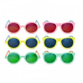 foto de la colección de gafas de sol infantiles de suavinex con dos formatos y tres colores por formato redondas y cuadradas amarillas verde agua y rosas